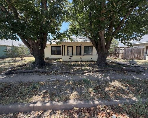 503 N Cedar St, Seymour, TX, 76380-1615 | Card Image
