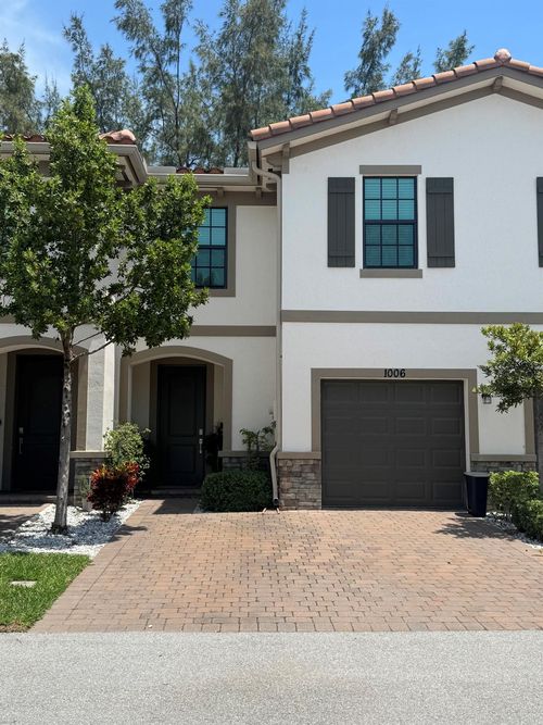 1006 Sweet Briar Ln, RIVIERA BEACH, FL, 33410-1909 | Card Image