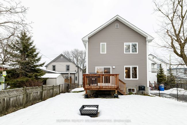 576 Macdonnell St, House other with 3 bedrooms, 3 bathrooms and 2 parking in Kingston ON | Image 31
