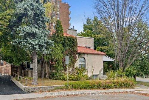 334 Queen Elizabeth Driveway, Ottawa, ON, K1S3M8 | Card Image