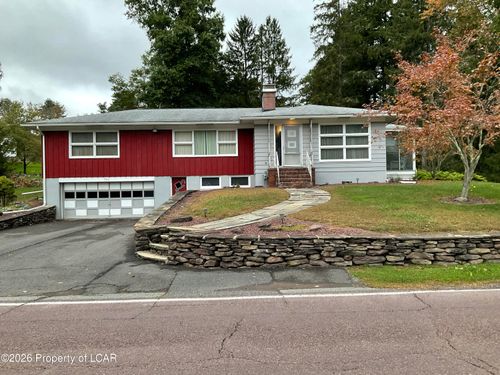 354 Country Club Rd, Dallas, PA, 18612-1438 | Card Image