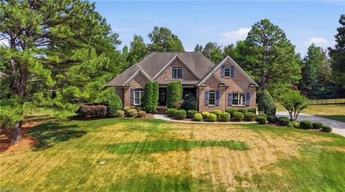 8125 Riesling Dr, Kernersville, NC, 27284-6715 | Card Image