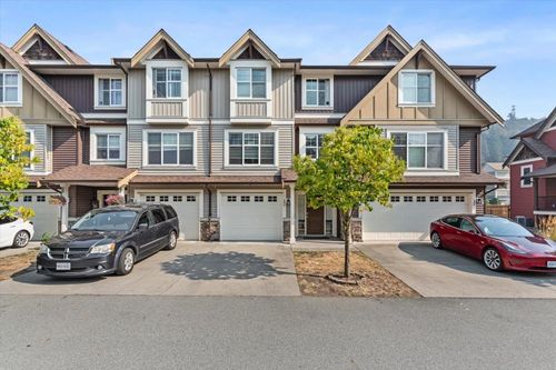 11-9750 Mcnaught Rd, Chilliwack, BC, V2P0E9 | Card Image