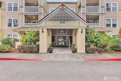 202-4133 224th Ln Se, Issaquah, WA, 98029-5202 | Card Image