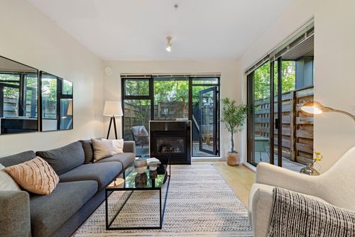 3633 Commercial St, Vancouver, BC, V5N4G1 | Card Image