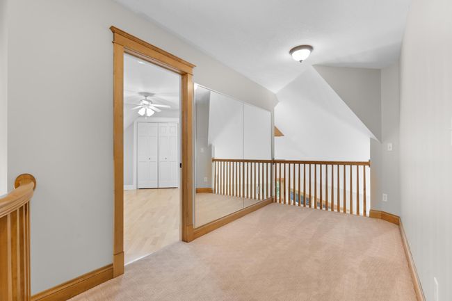 Upper fl foyer | Image 40