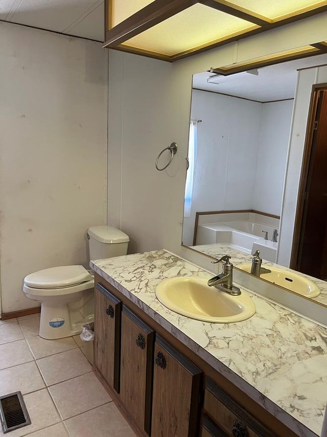 1294 Moss St, House other with 3 bedrooms, 2 bathrooms and 3 parking in Paint Rock TX | Image 11