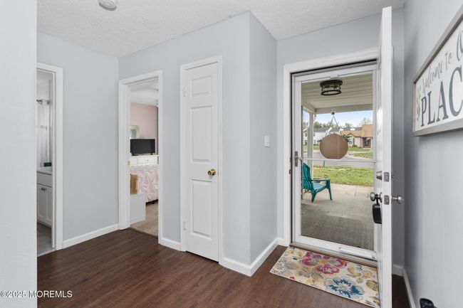 27 Schooners Sq, Condo with 2 bedrooms, 1 bathrooms and null parking in Freehold NJ | Image 4