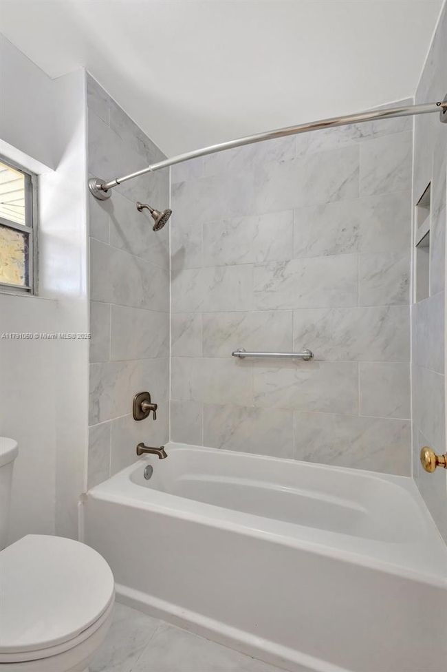 APT-316 - 5540 Tamberlane Cir, Condo with 2 bedrooms, 2 bathrooms and null parking in Palm Beach Gardens FL | Image 34