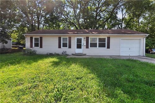 10324 Oakland Ave, Kansas City, MO, 64134-1940 | Card Image