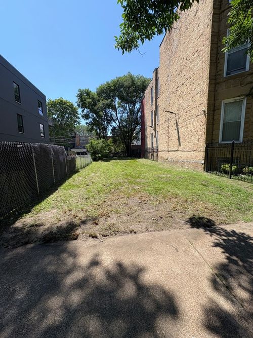 4344 S Berkeley Ave, Chicago, IL, 60653-3602 | Card Image
