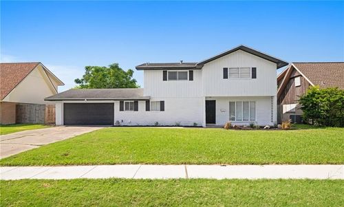 110 Chase Dr, Portland, TX, 78374-2506 | Card Image