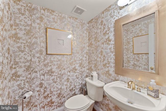 18985 Coreopsis Ter, Townhouse with 3 bedrooms, 4 bathrooms and null parking in LEESBURG VA | Image 32