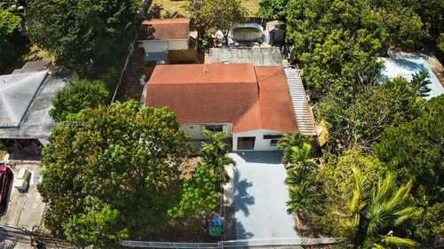 596 Nw 109th St, Miami, FL, 33168-3241 | Card Image