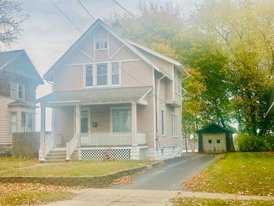 103 Sibben Street, House other with 3 bedrooms, 1 bathrooms and null parking in Manistee MI | Image 2