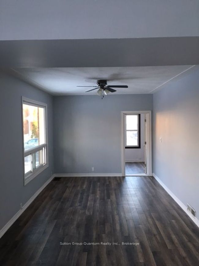 992 Montclair Ave, House other with 5 bedrooms, 3 bathrooms and 2 parking in Hamilton ON | Image 35