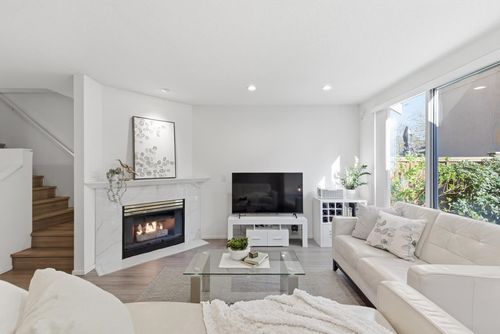 20-3428 Adanac St, Vancouver, BC, V5K5H5 | Card Image