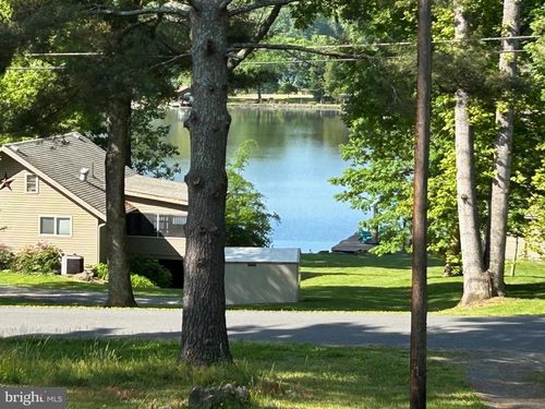 1346 N Lakeshore Dr, LOUISA, VA, 23093-7008 | Card Image