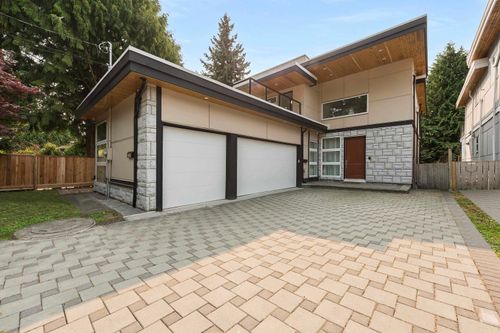 13766 N Bluff Rd, White Rock, BC, V4B3B9 | Card Image