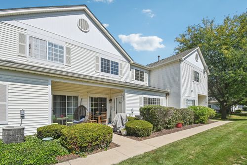 72-72 Heather Glen Dr, Aurora, IL, 60504-6686 | Card Image