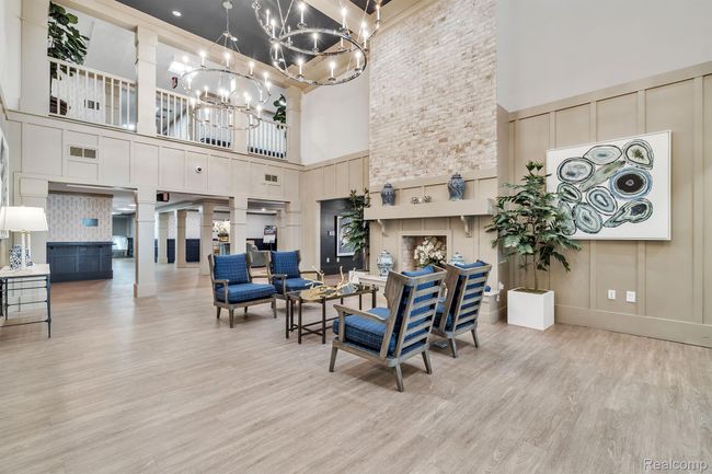 APT-201 - 1957 S Telegraph Rd, Condo with 2 bedrooms, 2 bathrooms and null parking in Bloomfield Hills MI | Image 18