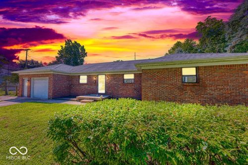 109 E Harrison St, Martinsville, IN, 46151-1542 | Card Image