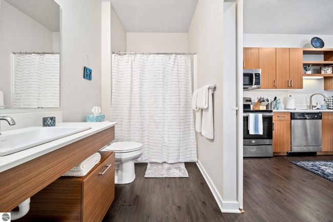 APT-304 - 630 S Garfield Ave, House other with 2 bedrooms, 2 bathrooms and null parking in Traverse City MI | Image 6
