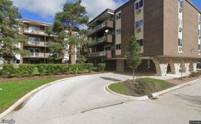 203 - 1301 S Finley Road, Condo with 2 bedrooms, 1 bathrooms and 2 parking in Lombard IL | Image 1