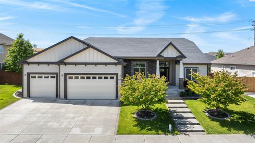 8529 W 9th Ave, Kennewick, WA, 99336-5195 | Card Image