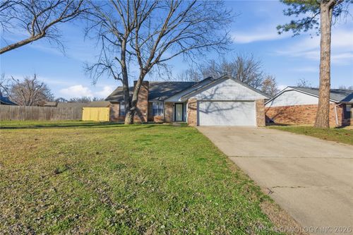 2026 Deer Run Cir, Muskogee, OK, 74403-8439 | Card Image