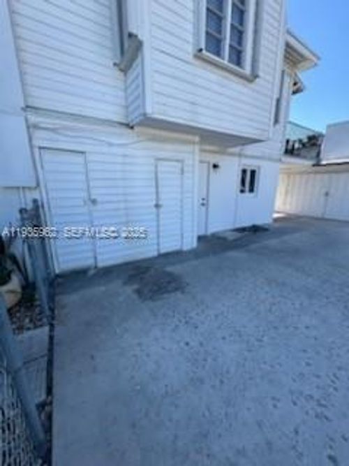 290 Nw 45th Ave, Miami, FL, 33126-5346 | Card Image