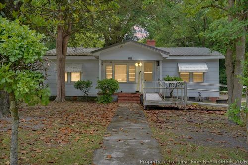 1006 James St, Elizabethtown, NC, 28337-9352 | Card Image