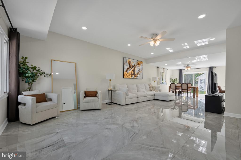 Residential Lease in ALEXANDRIA 3