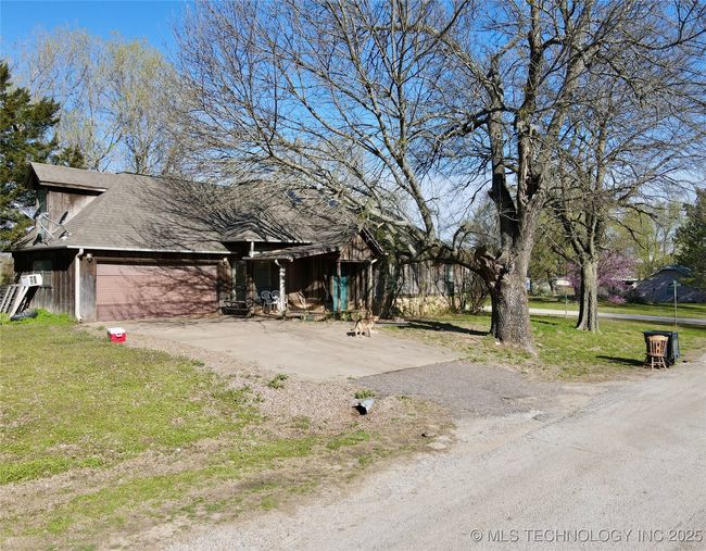 HOME HAS BEEN TREATED FOR TERMITES, INCLUDING ADDING A BAIT SYSTEM THAT IS NOT CURRENTLY MAINTAINED | Image 35