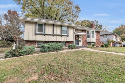 12000 E 57 Th Terrace, House other with 4 bedrooms, 2 bathrooms and null parking in Kansas City MO | Image 2