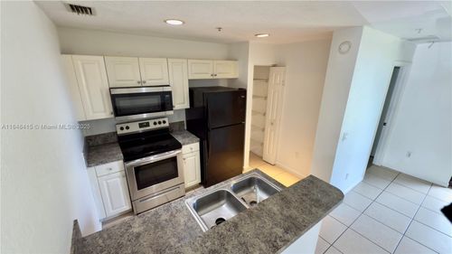 4107-2000 Freeport Ln, Riviera Beach, FL, 33404-6461 | Card Image