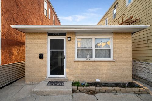 4332 S Wood St, Chicago, IL, 60609-3137 | Card Image