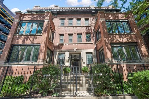 3w-940 W Carmen Avenue, Chicago, IL, 60640 | Card Image
