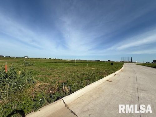 6284 Ryan Rd, Bettendorf, IA, 52722 | Card Image