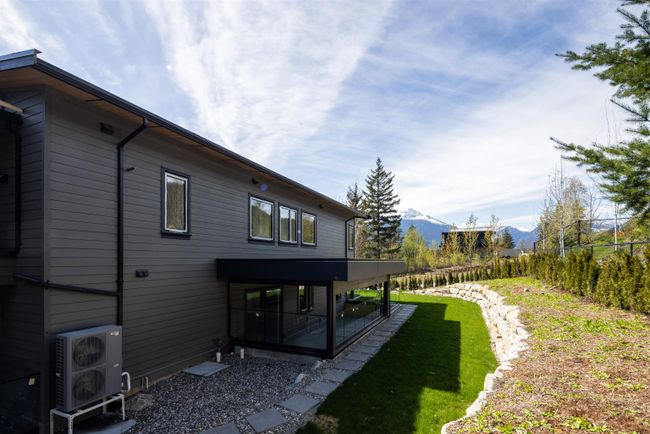 1608 Sisqa Peak Drive, House other with 5 bedrooms, 4 bathrooms and 4 parking in Pemberton BC | Image 33