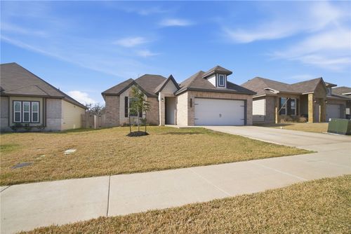 1318 Kingsgate Dr, Bryan, TX, 77807-4884 | Card Image