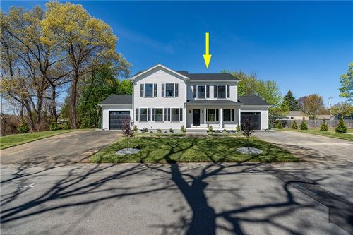 81 Cadora Ave, Warwick, RI, 02886-1951 | Card Image