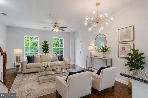 81-2919 Gilder Way, DUMFRIES, VA, 22026-2250 | Card Image
