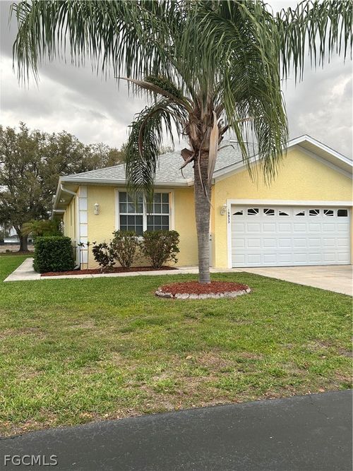 19933 Lake Vista Cir, LEHIGH ACRES, FL, 33936-7605 | Card Image