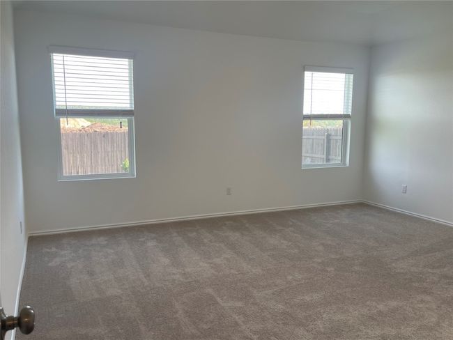 Spare room with carpet floors and baseboards | Image 10