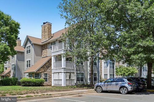 35-5612 Willoughby Newton Dr, CENTREVILLE, VA, 20120-1952 | Card Image