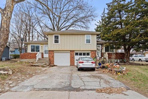 801 S Grant St, Olathe, KS, 66061-4351 | Card Image