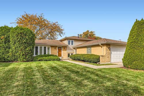 8022 Sawyer Road, Darien, IL, 60561 | Card Image