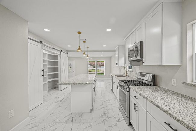 702 Norell St, House other with 3 bedrooms, 2 bathrooms and null parking in Channelview TX | Image 6