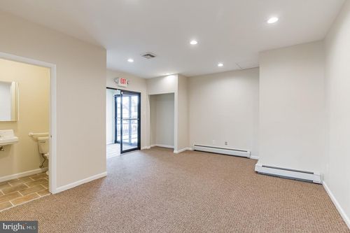 260 E County Line Rd, HATBORO, PA, 19040-2141 | Card Image